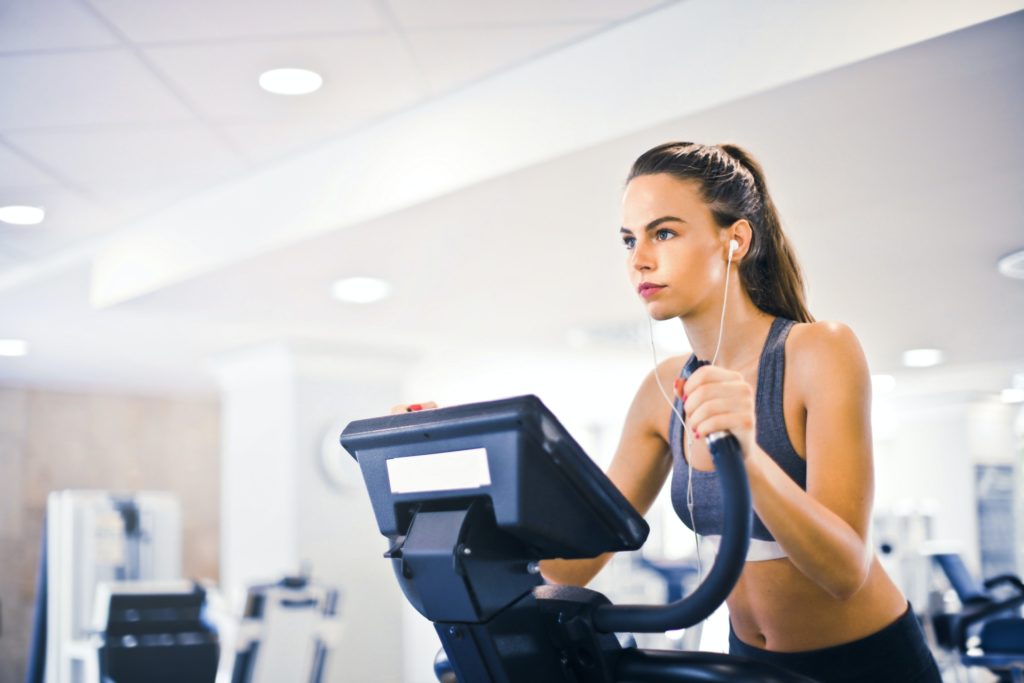 Woman doing cardio to stay healthy